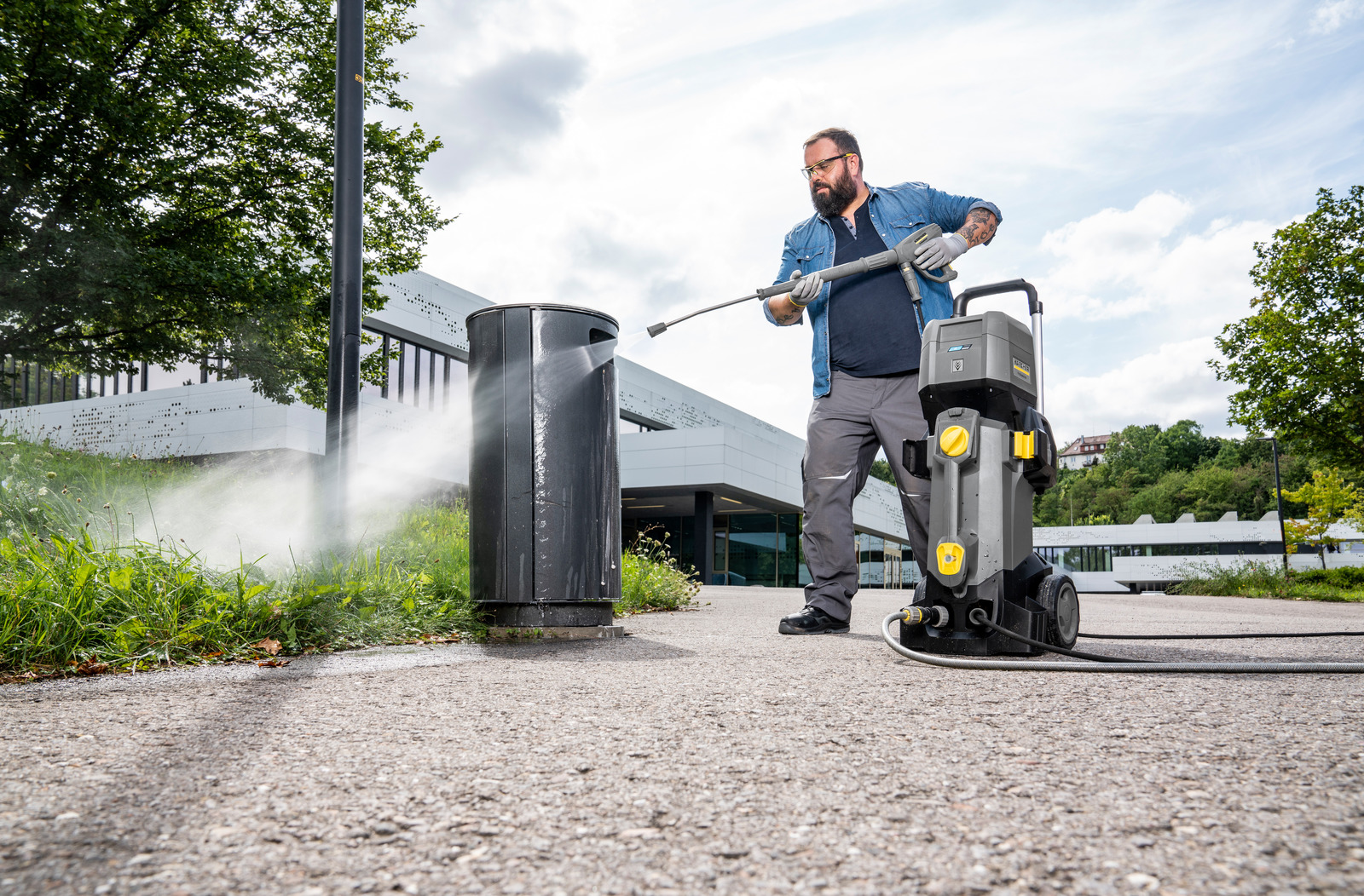 Kärcher HD 4/11 C Battery Operated Cold Water Pressure Washer